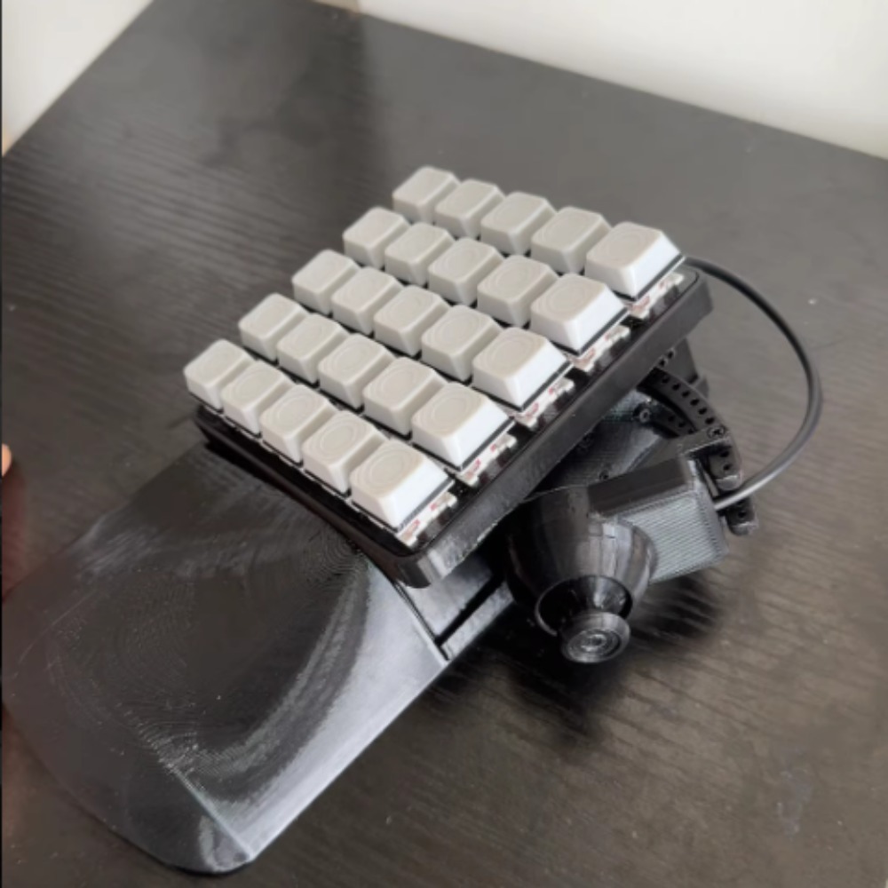 DIY One-handed Game Joystick G - Gaming Keyboard Hand のレビューと価格