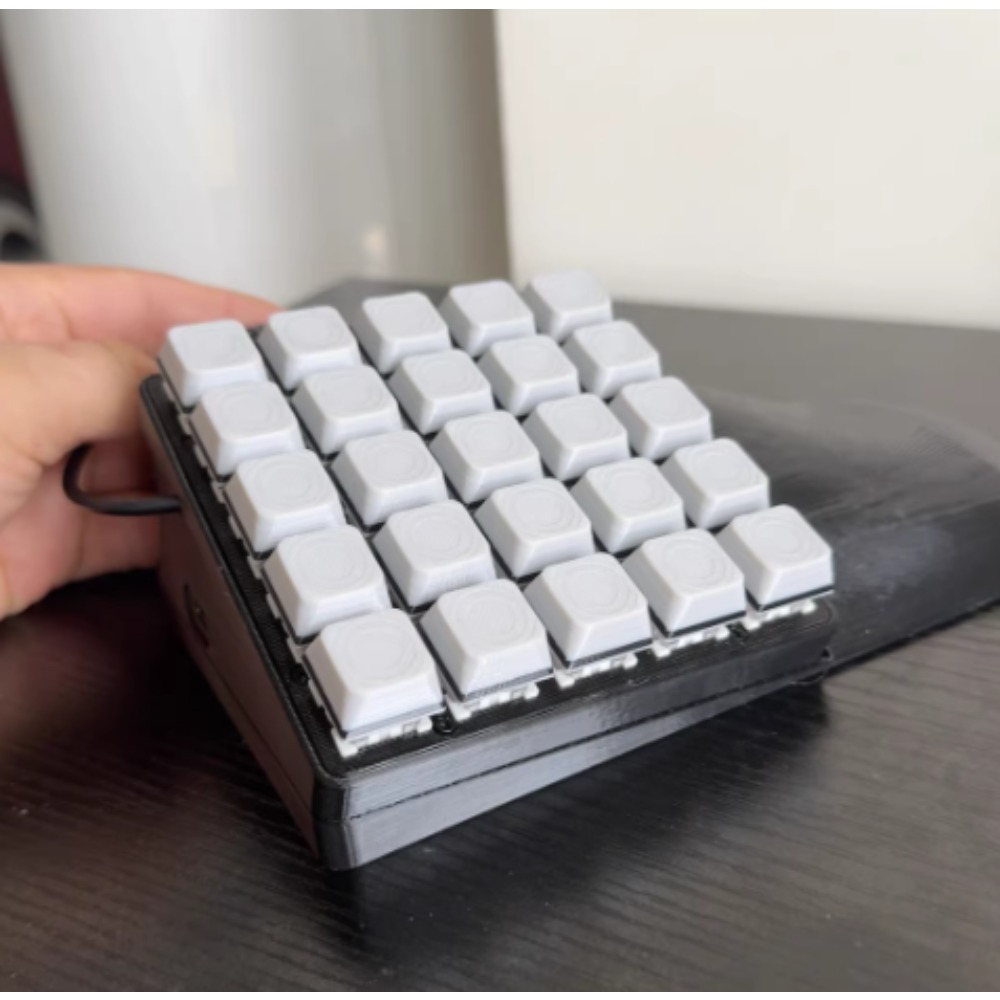 DIY One-handed Game Joystick G - Gaming Keyboard Hand のレビューと価格