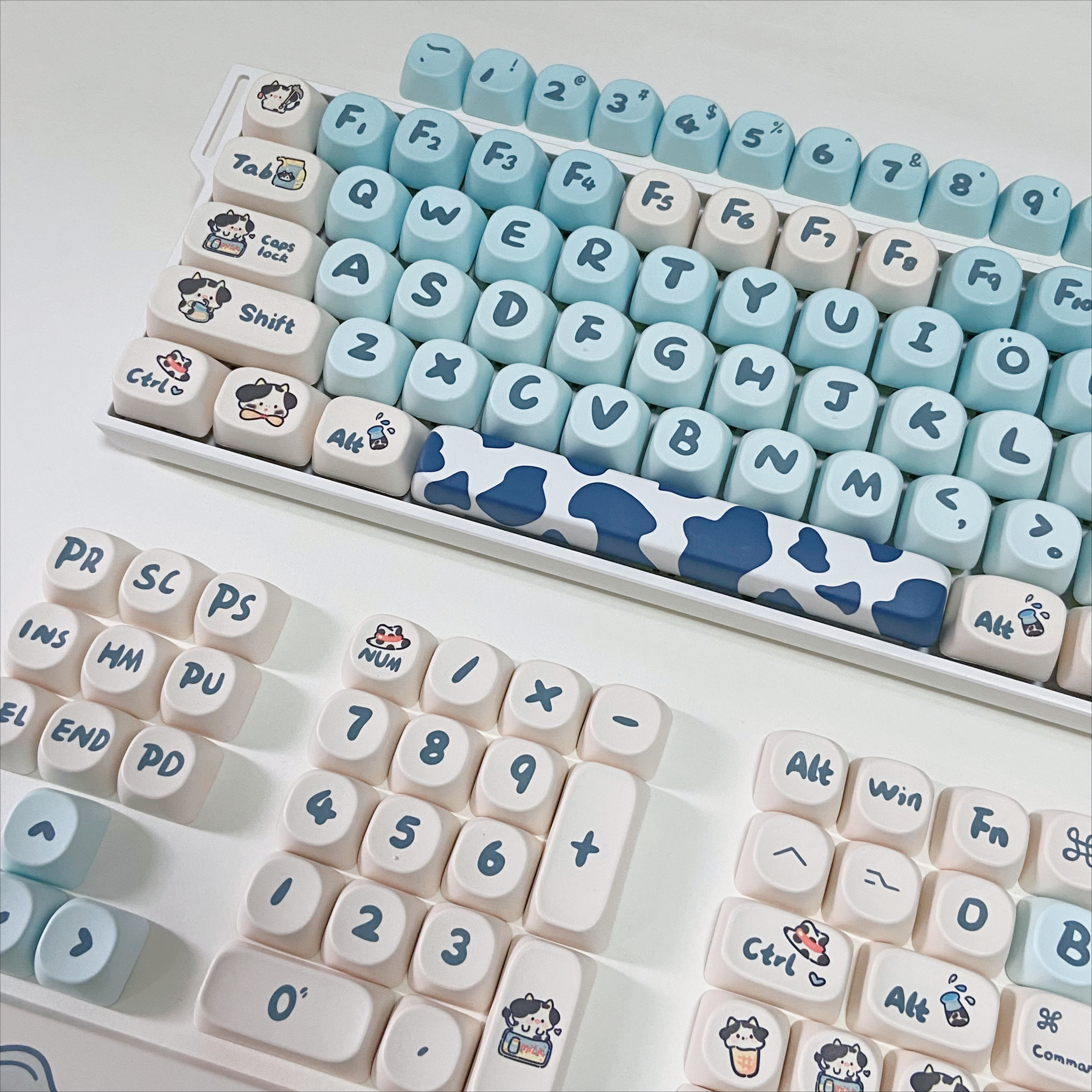 Blue Cow Keycaps for Mechanica - Gaming Keyboard Blue のレビューと価格