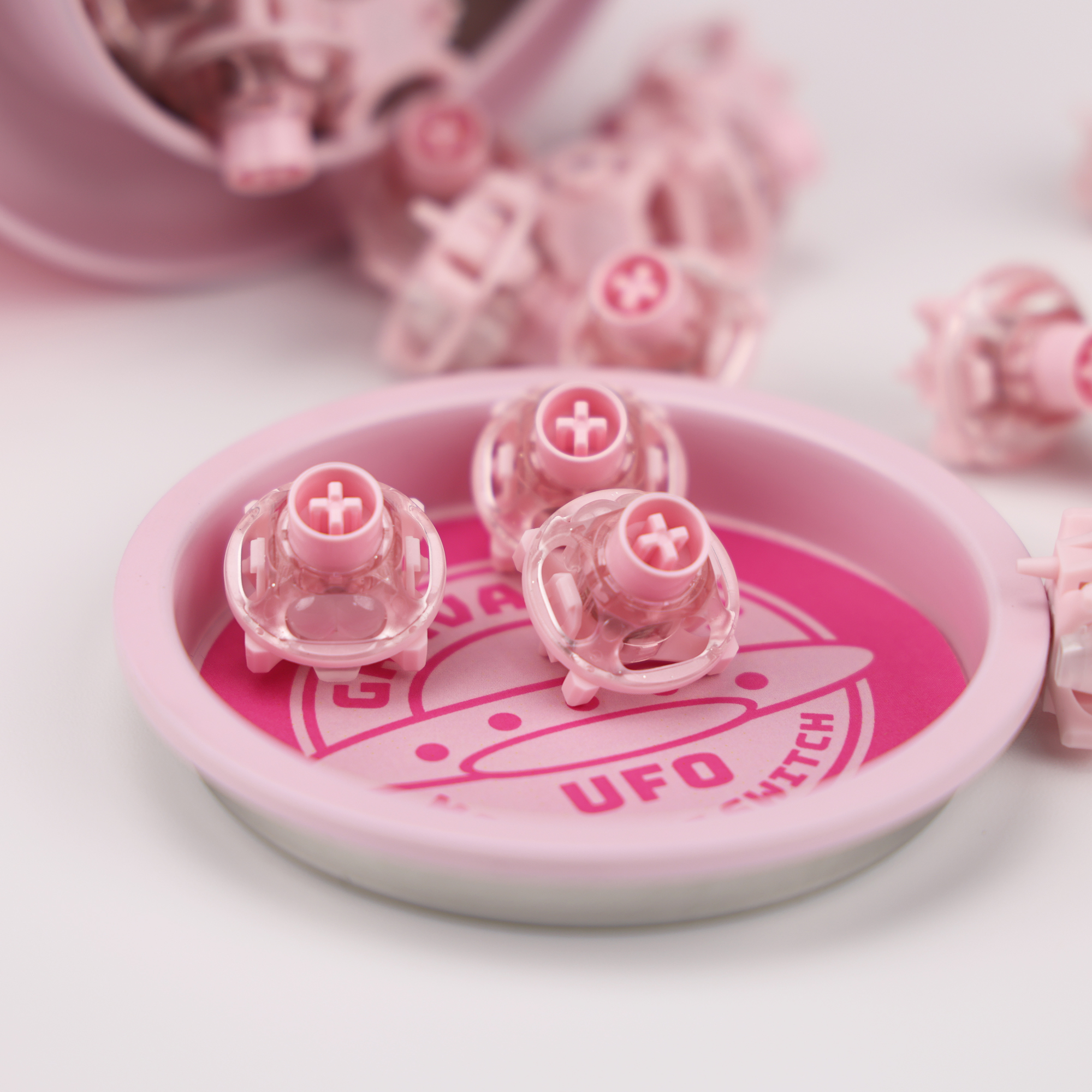 UFO Peach Pink Magnetic Switch - Gaming Keyboard Thocky のレビューと価格