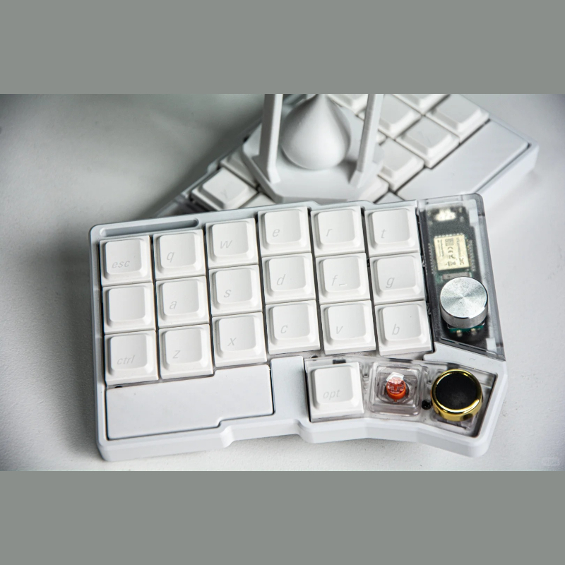 Cornix Split Keyboard Wireless - Gaming Keyboard Ergonomic のレビューと価格