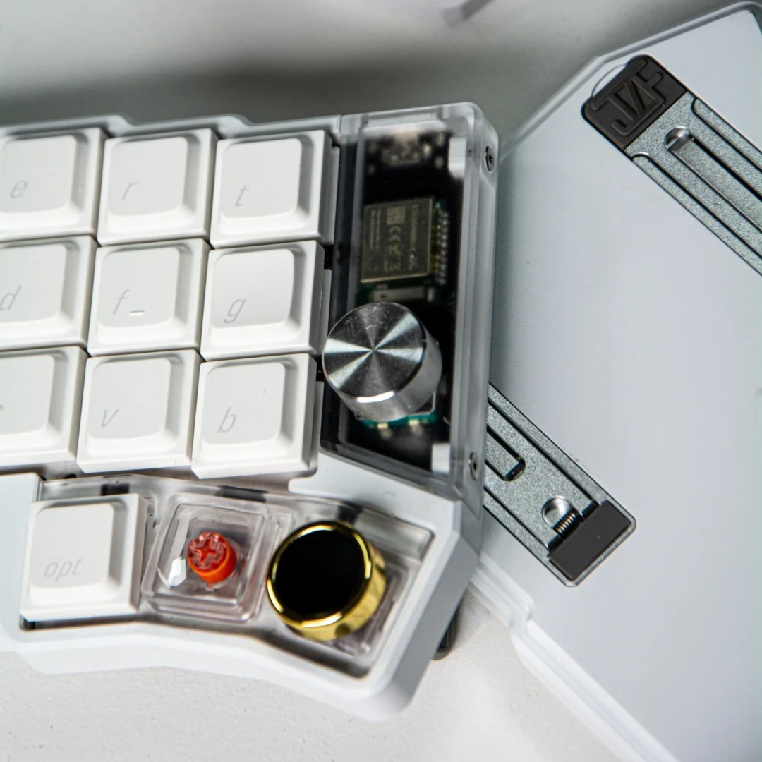 Cornix Split Keyboard Wireless - Gaming Keyboard Ergonomic のレビューと価格